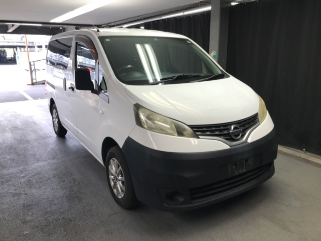 NISSAN NV200 2010