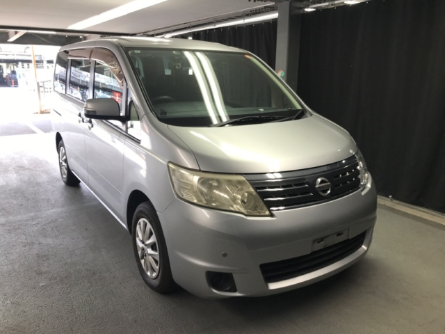 NISSAN SERENA 2010
