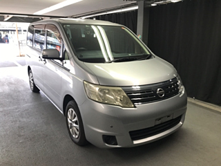 NISSAN SERENA 2010