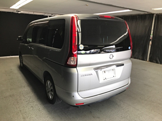 NISSAN SERENA 2010
