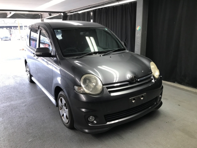 TOYOTA SIENTA 2009