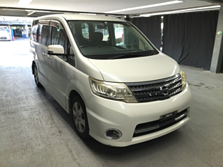 NISSAN SERENA 2010
