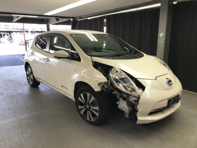 NISSAN LEAF 2017