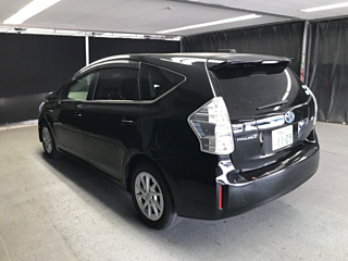 TOYOTA PRIUS ALPHA 2012