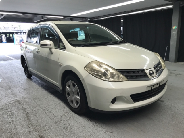 NISSAN TIIDA 2011