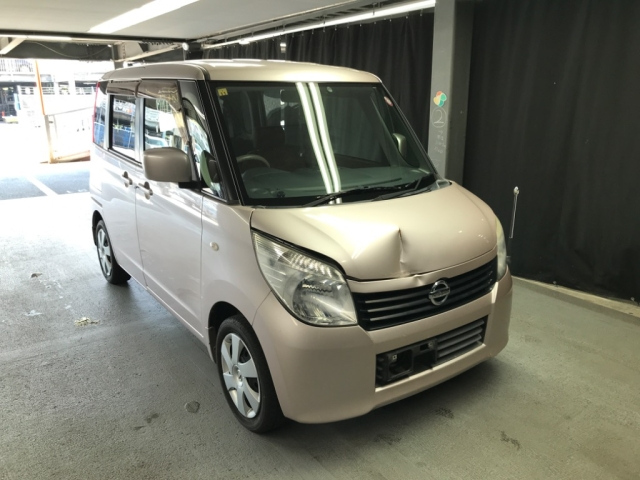 NISSAN ROOX 2011