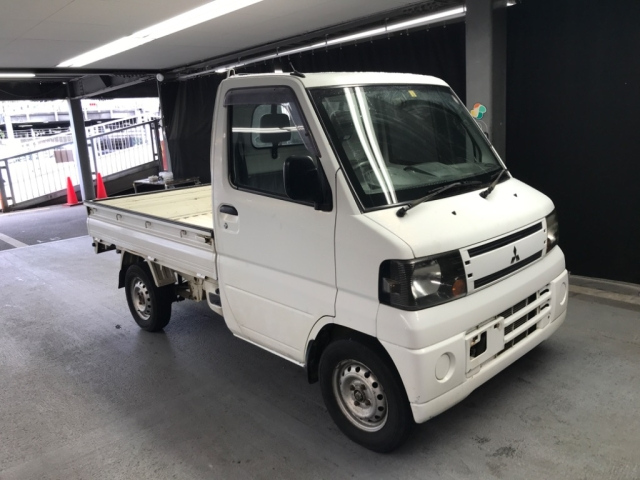 MITSUBISHI MINICAB TRUCK 2011