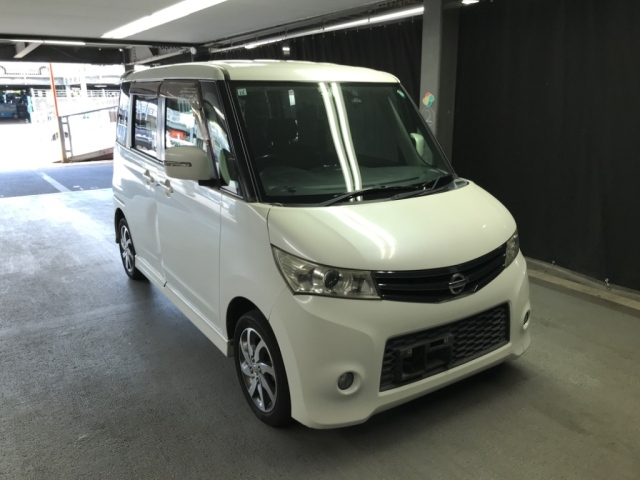 NISSAN ROOX 2011