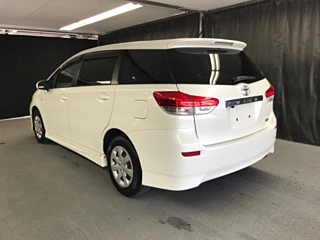 TOYOTA WISH 2010
