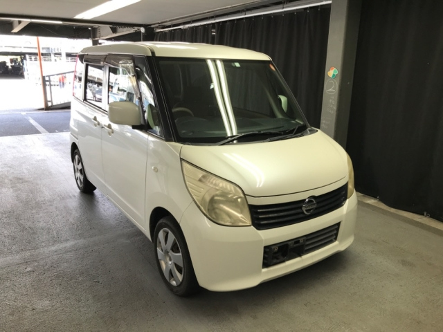 NISSAN ROOX 2011