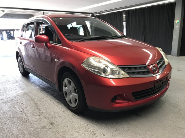 NISSAN TIIDA 2012