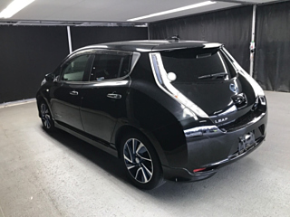 NISSAN LEAF 2017
