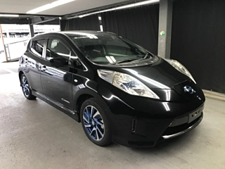NISSAN LEAF 2017