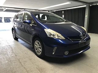 TOYOTA PRIUS ALPHA 2014