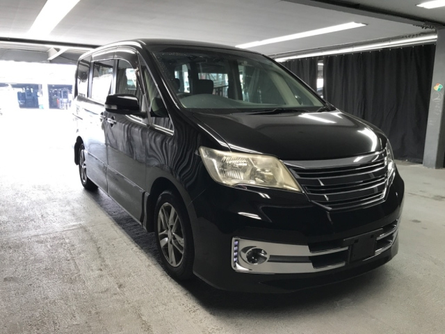 NISSAN SERENA 2011