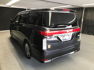NISSAN ELGRAND 2010