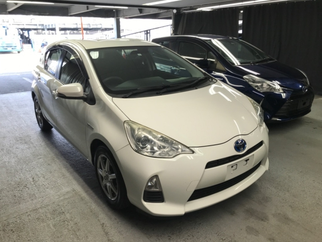 TOYOTA AQUA 2013