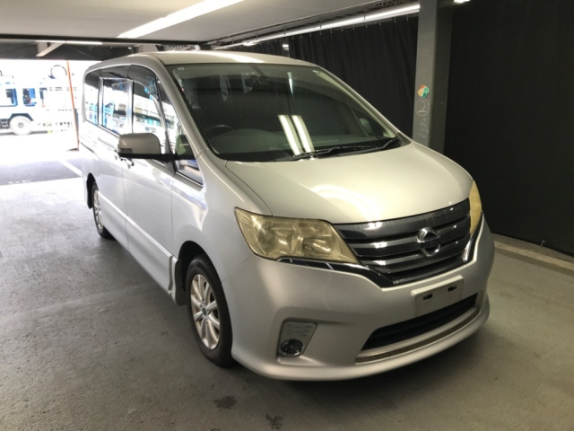 NISSAN SERENA 2011