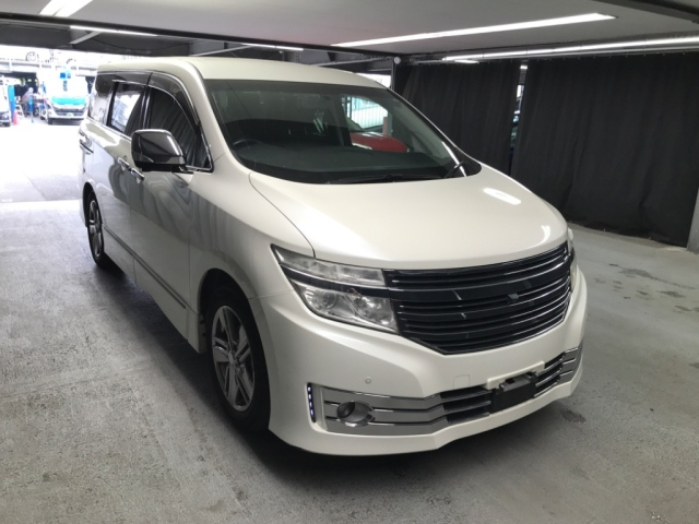 NISSAN ELGRAND 2010