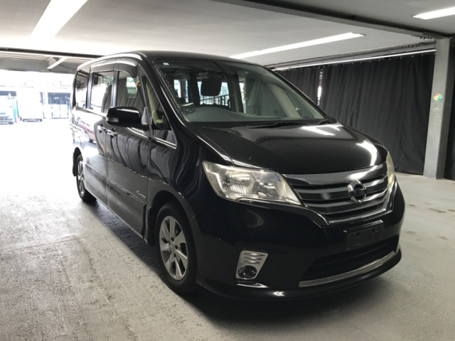 NISSAN SERENA 2013
