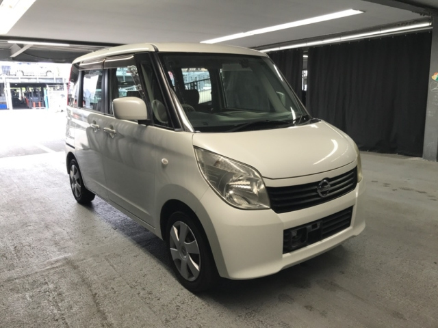 NISSAN ROOX 2010