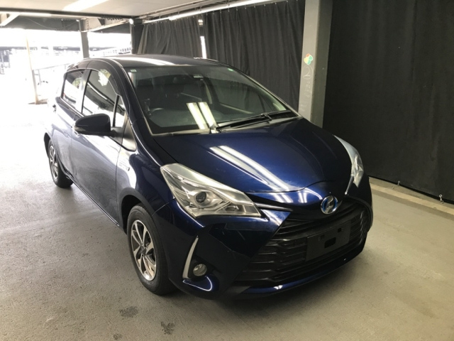 TOYOTA VITZ 2019