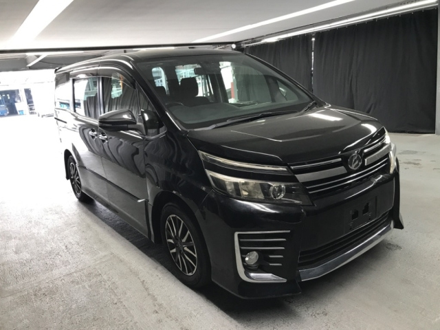 TOYOTA VOXY 2016