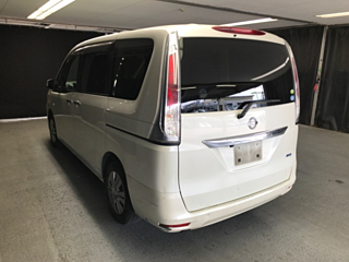 NISSAN SERENA 2010