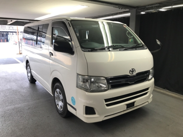 TOYOTA REGIUS ACE VAN 2010