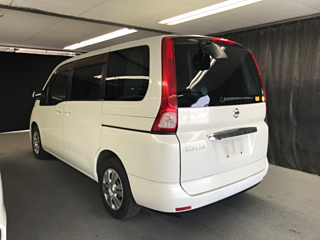 NISSAN SERENA 2010