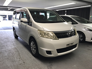 NISSAN SERENA 2010