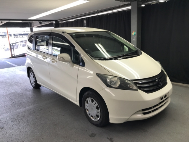 HONDA FREED 2009
