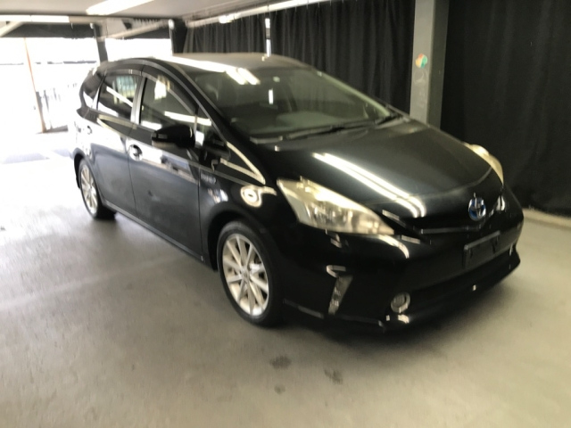 TOYOTA PRIUS ALPHA 2013
