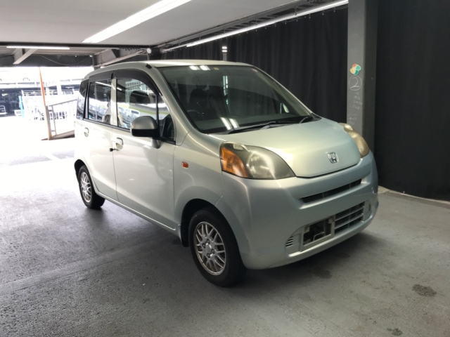 HONDA LIFE 2010