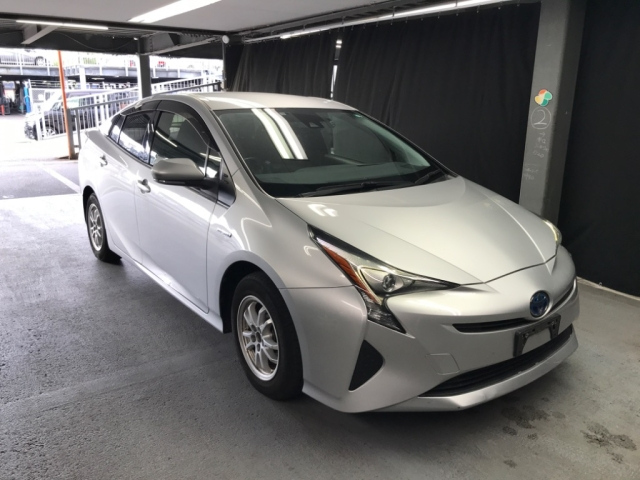 TOYOTA PRIUS 2018