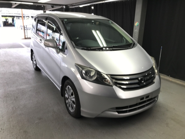 HONDA FREED 2009