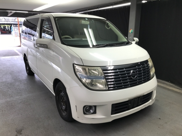NISSAN ELGRAND 2010
