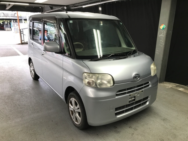 DAIHATSU TANTO 2011