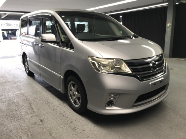 NISSAN SERENA 2013