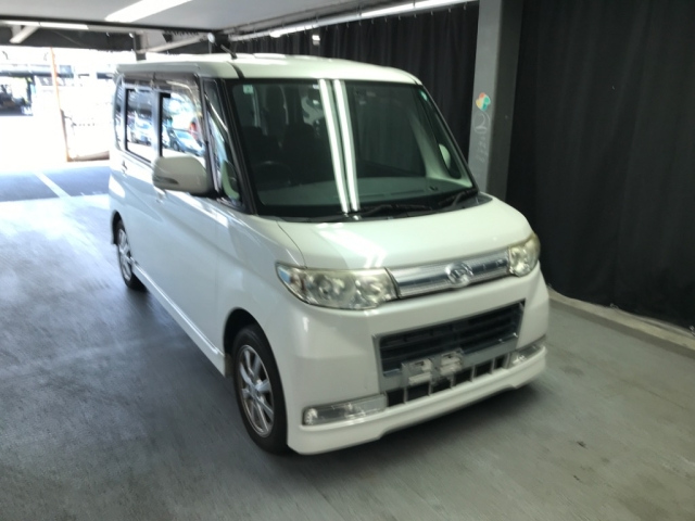 DAIHATSU TANTO 2009