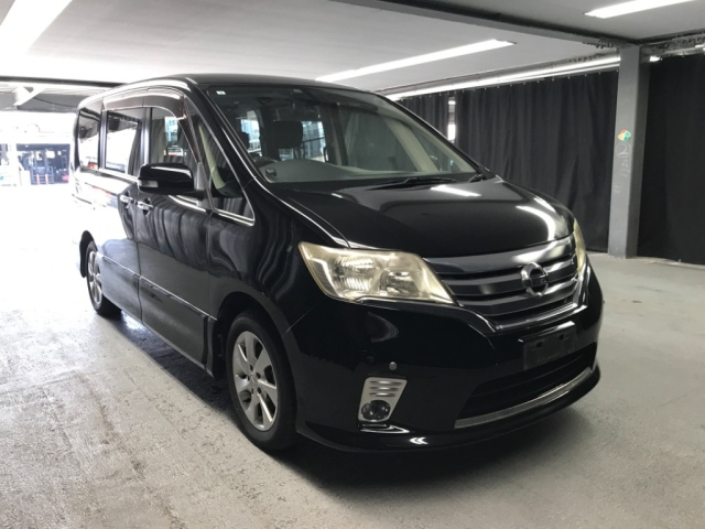 NISSAN SERENA 2011
