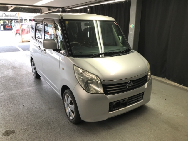 NISSAN ROOX 2010