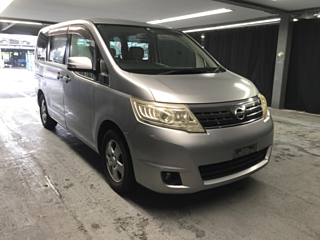 NISSAN SERENA 2010