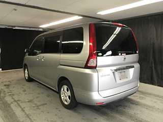 NISSAN SERENA 2010