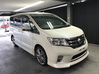 NISSAN SERENA 2010