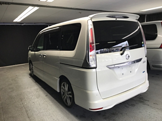 NISSAN SERENA 2010