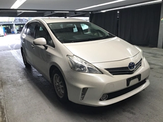 TOYOTA PRIUS ALPHA 2012