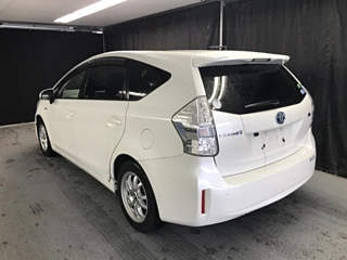 TOYOTA PRIUS ALPHA 2012