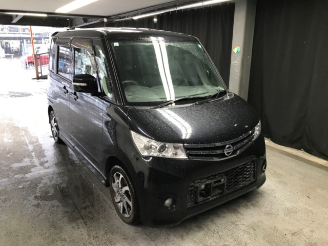 NISSAN ROOX 2011