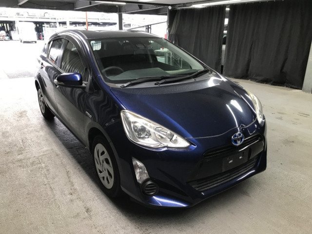 TOYOTA AQUA 2016